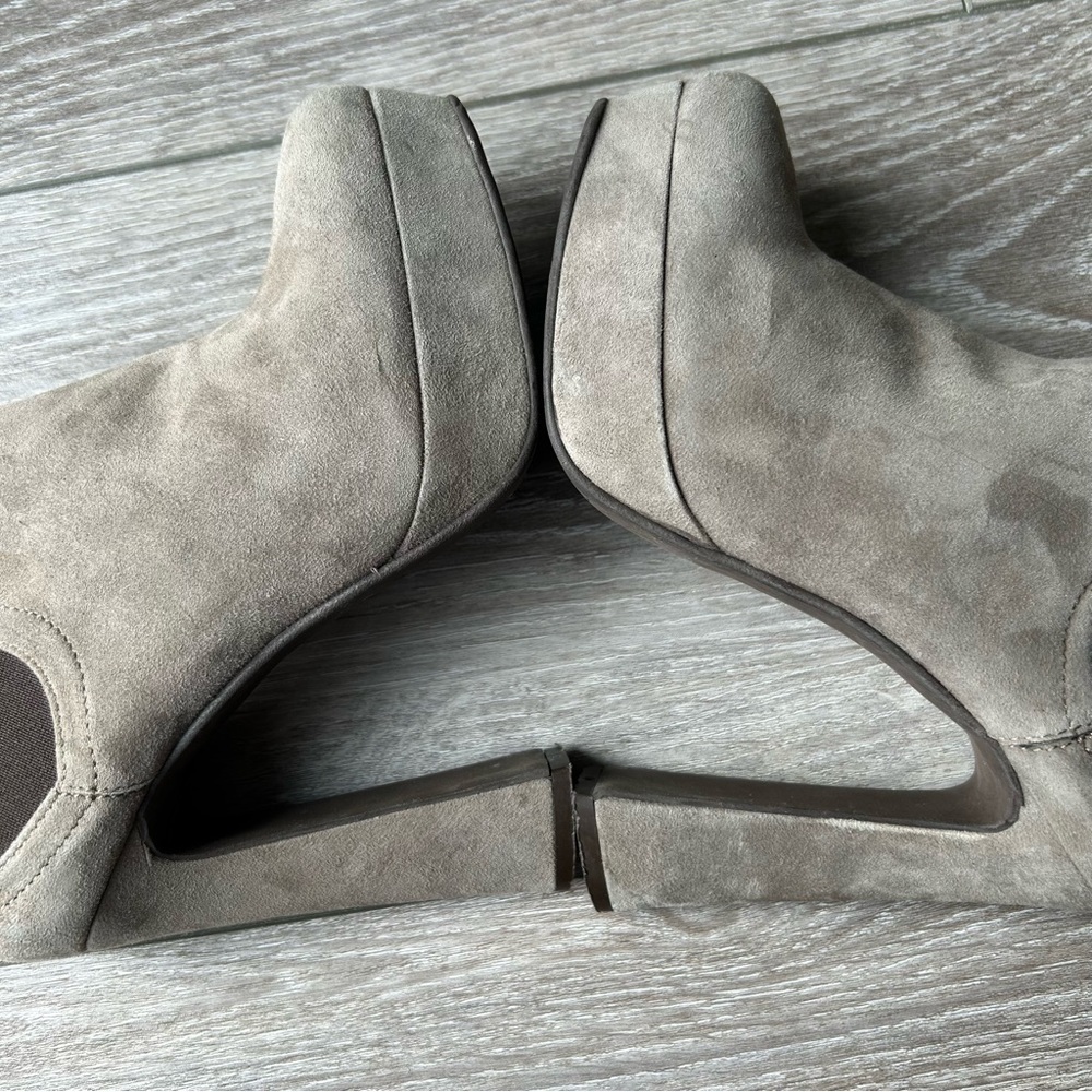 Vera Gomma Taupe  Suede Leather Chunky Heel Platform Slip On Ankle Boots - Picture 8 of 16